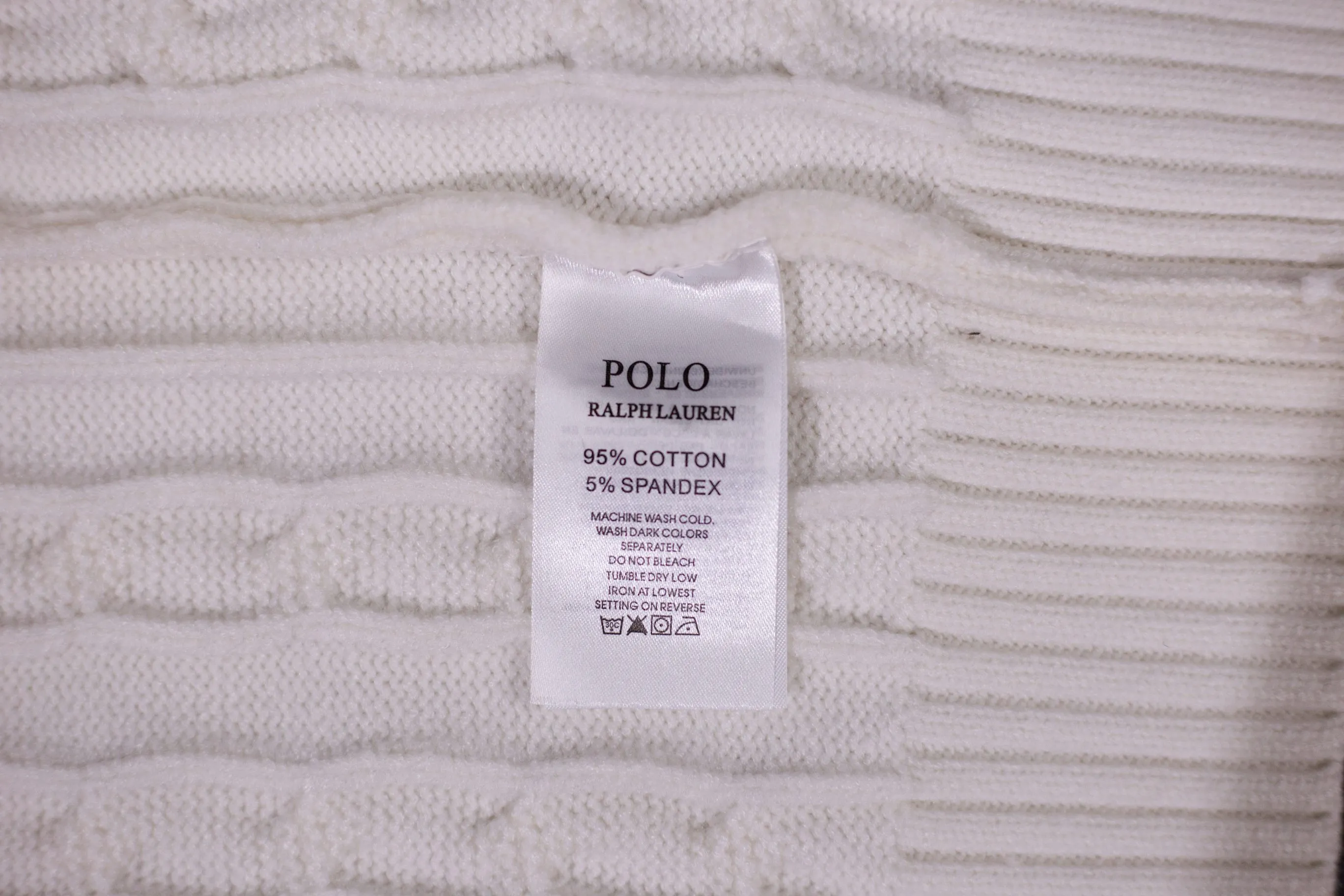 P300 Style No. D08) The top version on the market in 2025 Ralph Lauren #ootddailywear #Autumn and winter sweater #Knitted sweater outfit #ralph lauren sweater #Can be worn by both men and women [Star R] Finally waited until the Ralph men's twist sweater full zipper chest shirt is finally here! The most popular sweater with full zipper! Limited editions every year, there won’t be many models in the store! Ralph Lauren Men's Half-Zip Twist Sweater. The shape is really nice. It can be worn alone or as a jacket. It can be worn inside or outside, or it can be worn with a shirt inside ~ 100% pure cotton #Practical Wear. Color: Original white, navy blue, khaki, gray, size S to XL